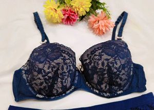 Lace Bra and Panty Set