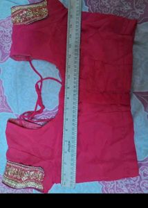 Beautiful pink and cream saree with Mqtching Neckl