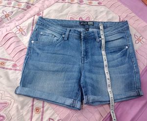 Classic Denim Shorts On Discounted Price💥
