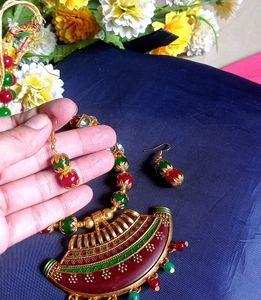 Price Dropped Nackless With Ear Rings