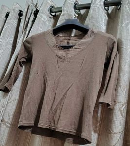 Brown V-Neck 3/4 Sleeve Top