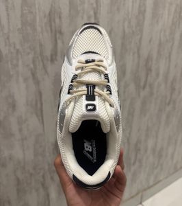 New Balance 204L Sneakers