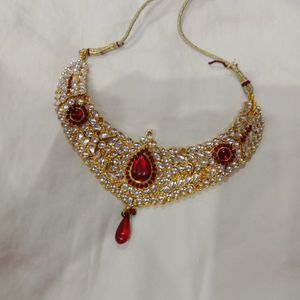 Kundan Set With Tika And Earnings