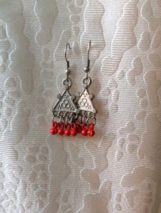 Vintage baddie red dangly earrings