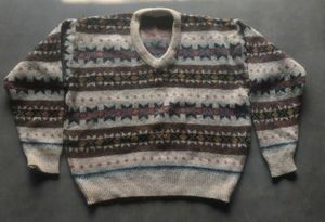Vintage Patterned V-Neck Knit Sweater