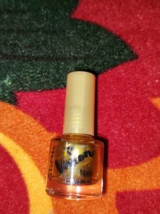 Golden Glittery Shiny Nail Paint