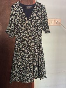 Chic Floral Wrap Dress with Flutter Sleeves