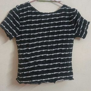 crop black &amp; white printed striped top