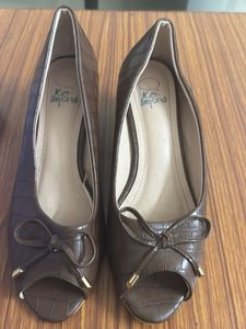 Chic Brown Croc Ballet Heels with Bow