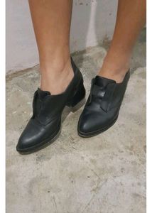 Black Pure Leather Shoes Sz 37-38
