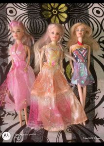 set of 3 fashionable Barbie dolls