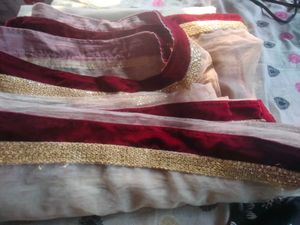 Embellished saree with Floral Motifs