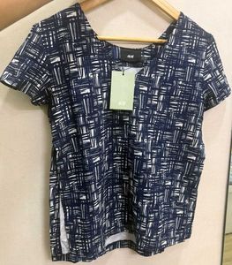 H&amp;M Navy &amp; White Abstract Print Top