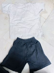 Cute Giraffe Print T-Shirt &amp; Shorts Set