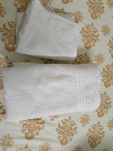 Set of White Towels