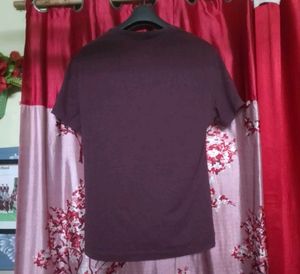 H&amp;M Burgundy V-Neck T-Shirt