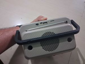 Retro TV Design Portable Speaker - Not working