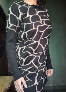 Stylish Giraffe Print Sweater Top