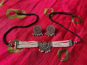 Elegan Silver Choker and Earrings Set