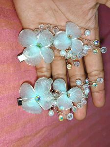 Charming Floral Hair Clips (Set of 2)