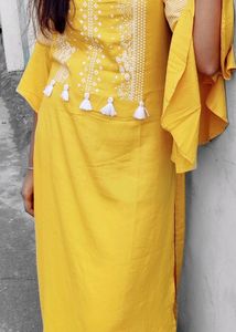 Women Printed Straight Yellow Kurti