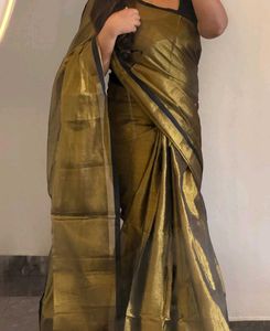 Elegant gold small black border raga tissue trendi