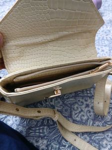 Chic Croc-Embossed Crossbody Bag