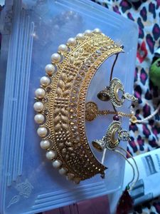 Exquisite Gold-Plated Kundan & Pearl Choker Set