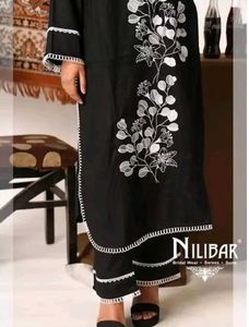 Elegant Black Kurta with White Floral Embroidery