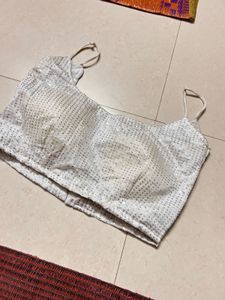 saree with backless blause