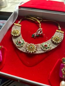 Elegant Pearl Necklace with Kundan Work