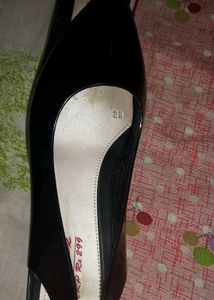 Black Shoe