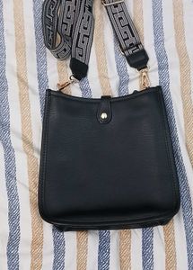 Chic Black Crossbody Bag