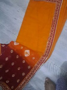 used Beautiful Maroon  orange Bandhani Saree
