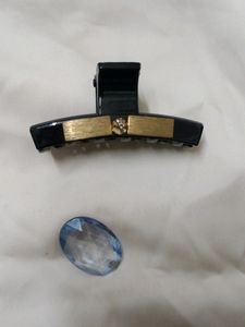 A Clutcher , Pendant