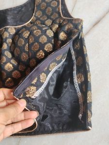 Brocket Back Crop Top