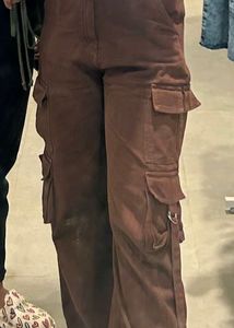 Brown Cargo Pants - Trendy Style!