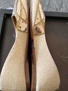 Golden Embellished Jutti