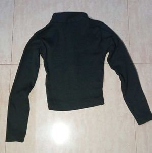 Black Zip-Up Cropped Top fitted