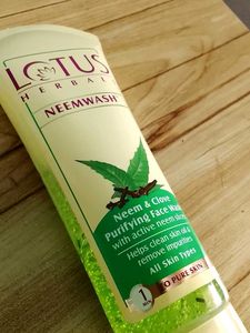 Lotus Herbals Neem &amp; Clove Face Wash