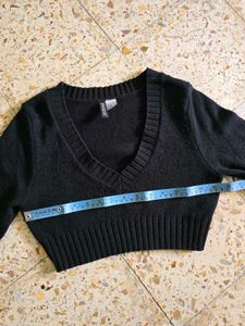 V-Neck Cropped Sweater