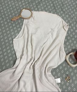 Elegant White Sleeveless Kurta