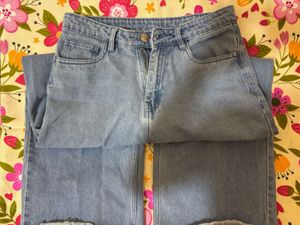 Light Washed Wide Leg Jeans 👖