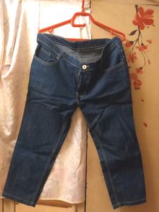 Dark Blue 3/4  Jeans.
