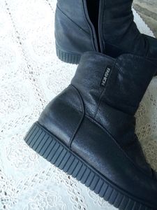 Black Boots