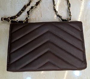 Chic Chevron Chain Sling Bag