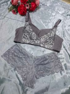 Lace Bra and Panty Set