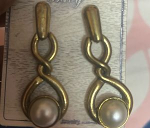 Elegant Earrings Set