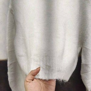 Cozy White Knit Cropped Sweater