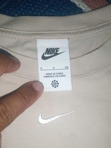Nike Beige T-Shirt